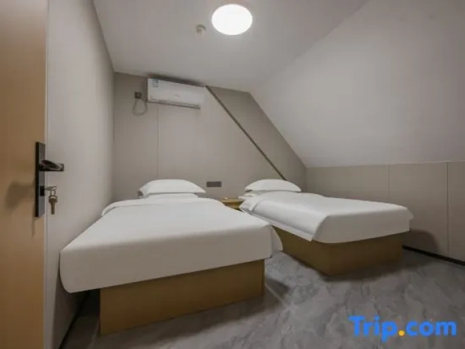 Triple Suite with city view