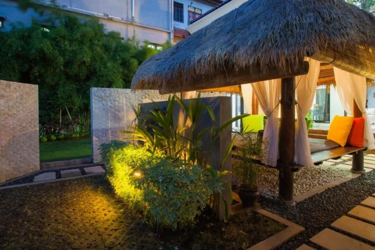 4 Bedrooms Villa