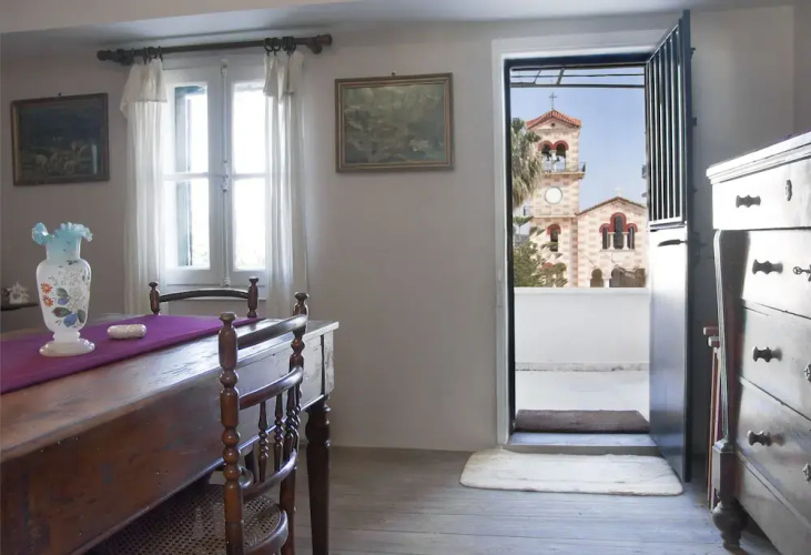 House 1910 by Zante Plaza