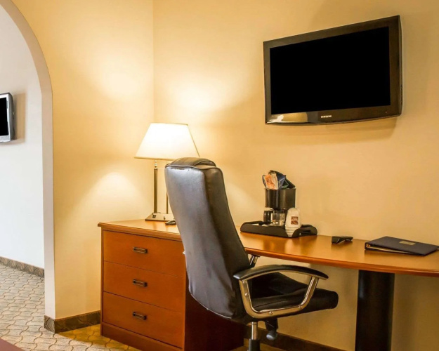 Holiday Inn Express & Suites Clear Spring by IHG
