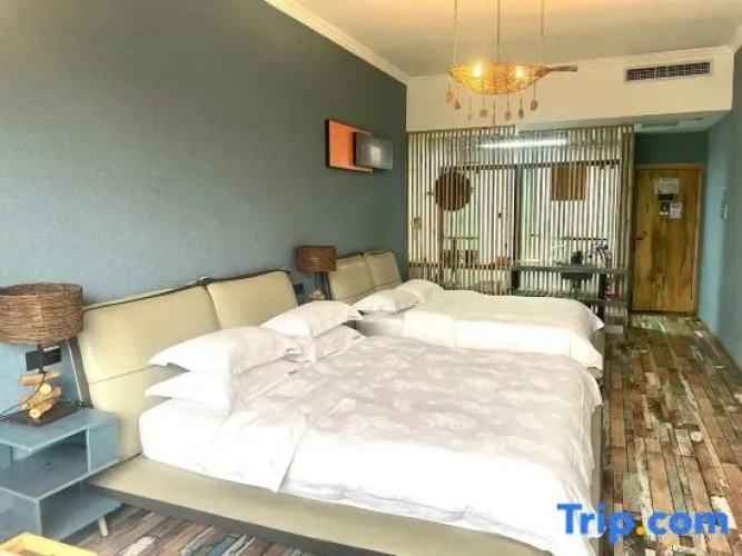 Standard Twin room with view