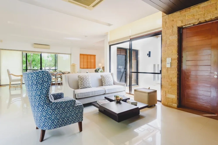 4 Bedrooms Grand Villa