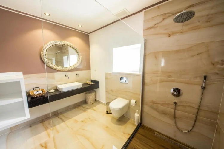 Deluxe Double room with balcony and with sea view