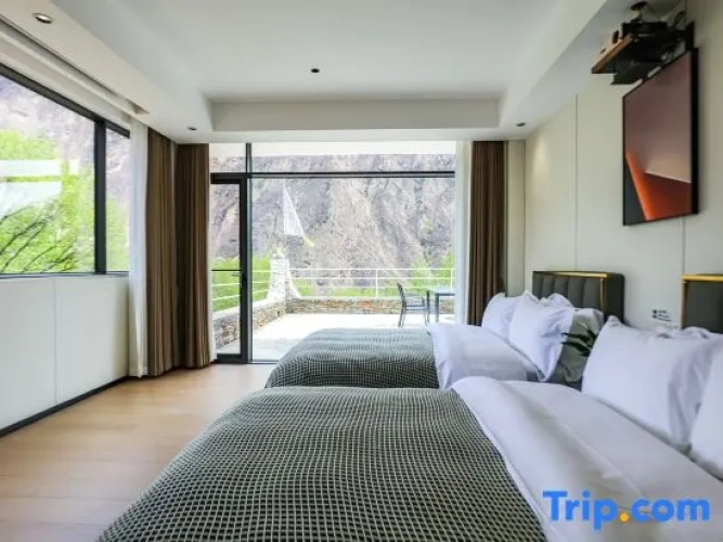2 Bedrooms Suite