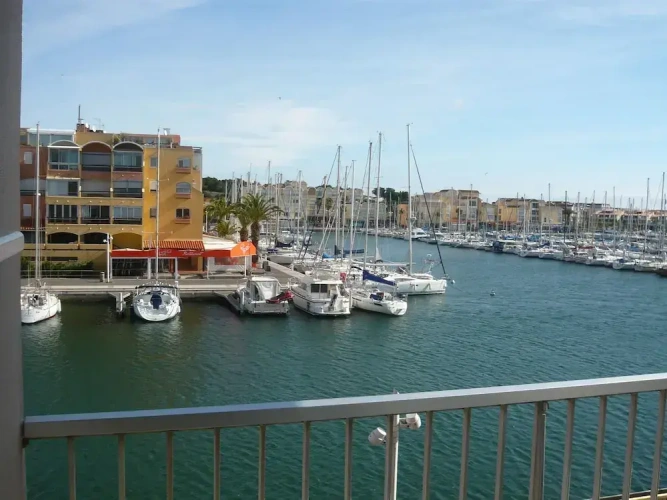 Standard Twin room with balcony and with harbour view