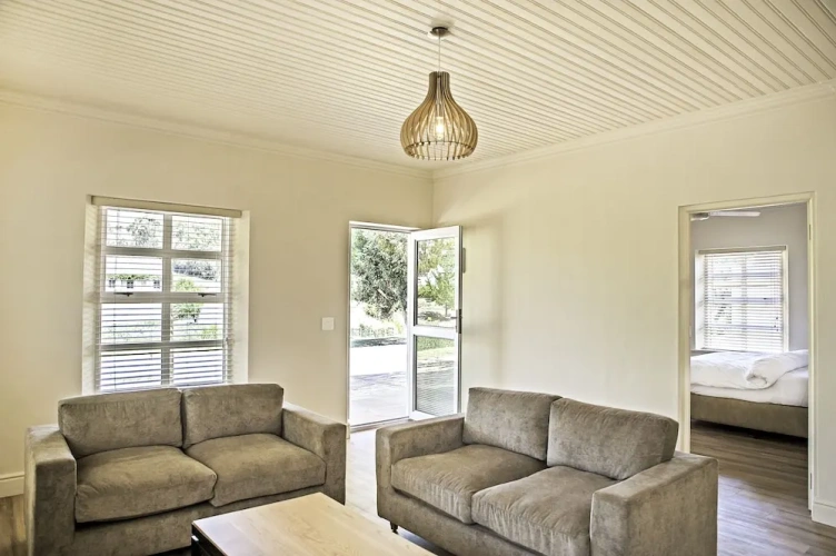 2 Bedrooms Executive Cottage