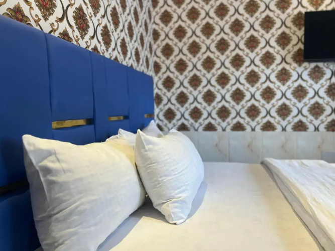 Ice Suites And Apartment