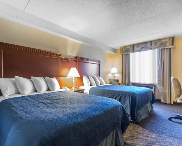 Quality Inn & Suites Bay Front
