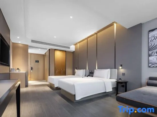 Executive Twin room with lake view