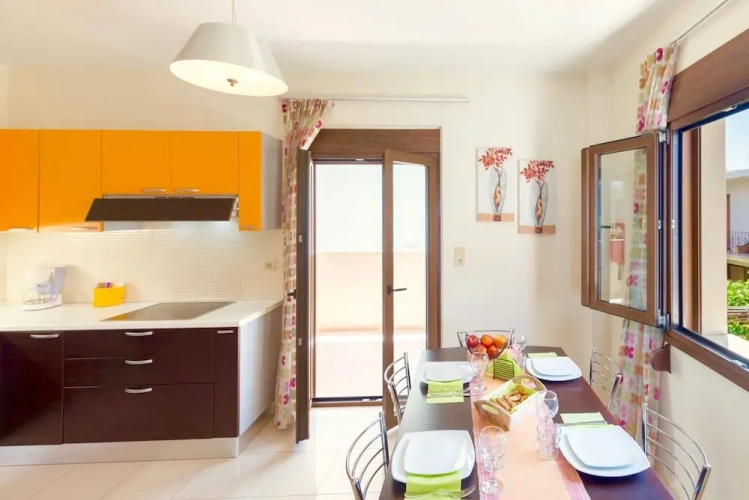 6 Bedrooms Villa beachfront