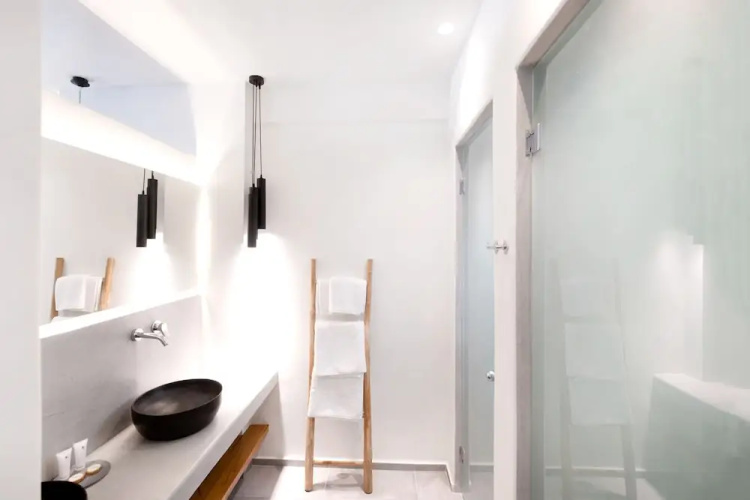 George & Joanna Suites