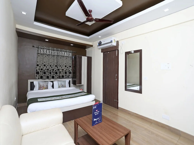 OYO 9665 Residency Inn
