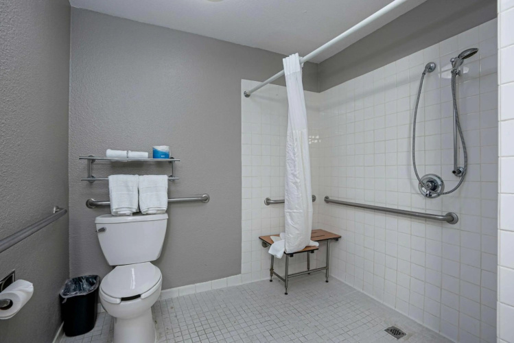 Motel 6 San Diego Downtown photo 9