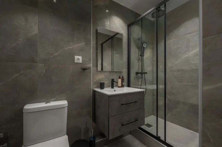 Hebrard Industrial Suites