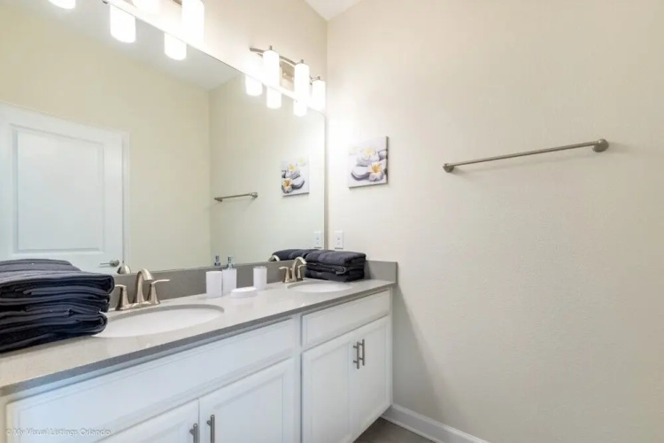 Beautiful 5Bd Pool TH Champions Gate-830pbd