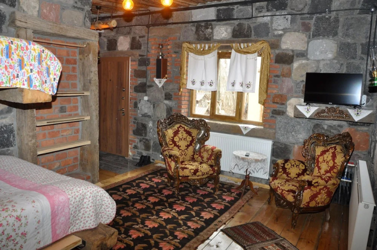 Doğunun Taş Evleri