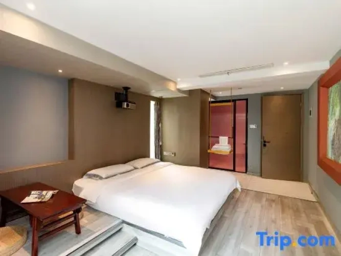 Standard Double room with view