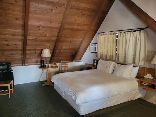 Sleepy Hollow Cabins and Hotel