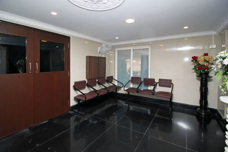 Oyo Flagship 469 Nung Nr. Us Consulate