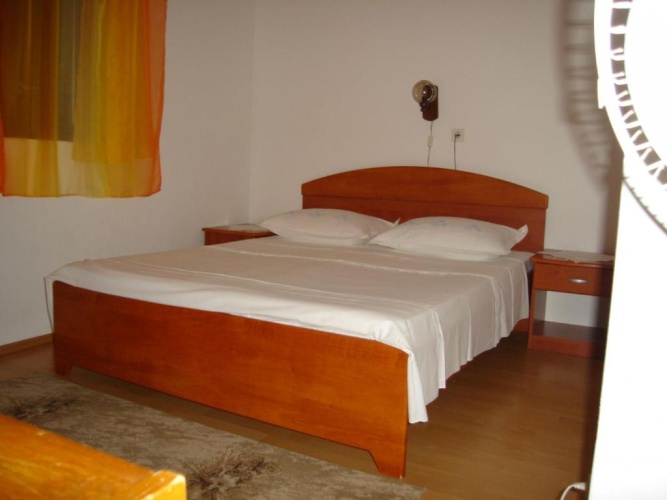 2 Bedrooms Cottage