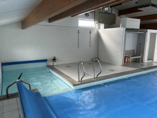 Sunny Cottage With Pool
