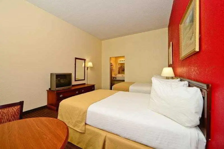 Manchester Heritage Inn & Suites