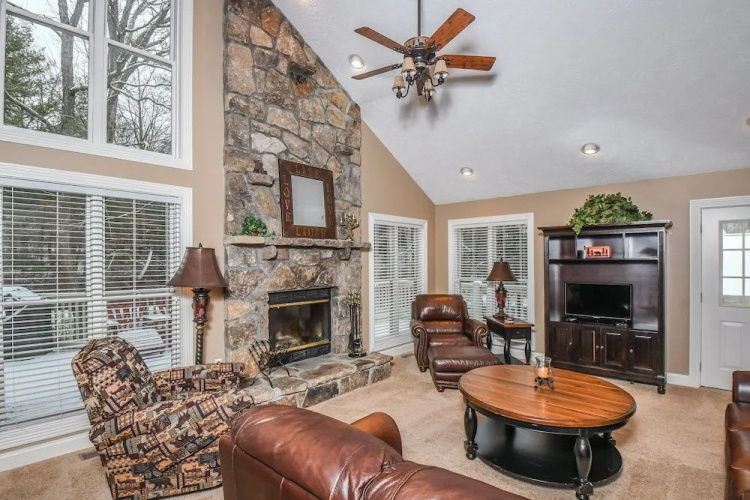 Black Bear Lodge by Taylor Made Deep Creek