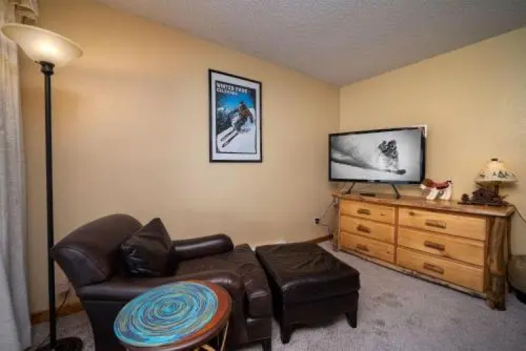 Updated 3BR Condo Near Downtown