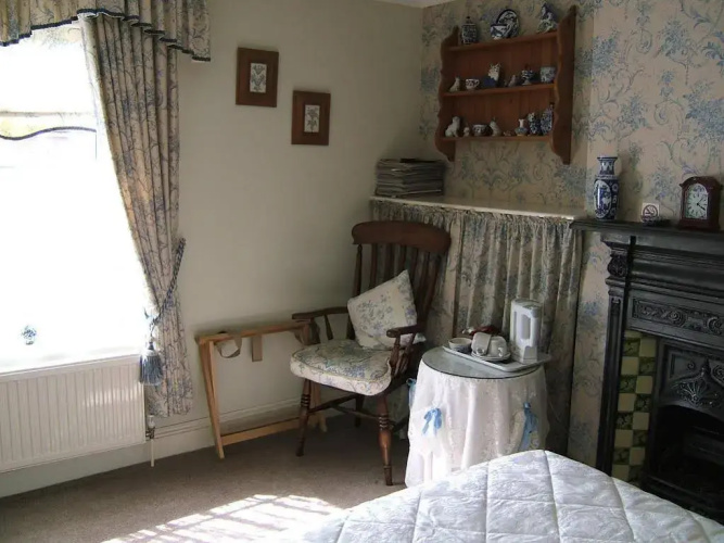 Chedgrave House