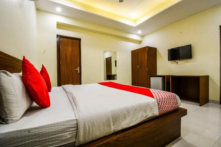 Mark Inn by OYO Rooms