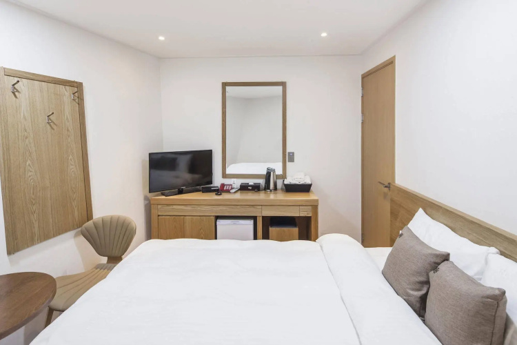 Ray Tourist Hotel