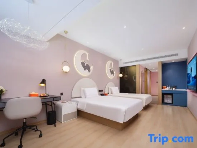 Executive Twin Family room