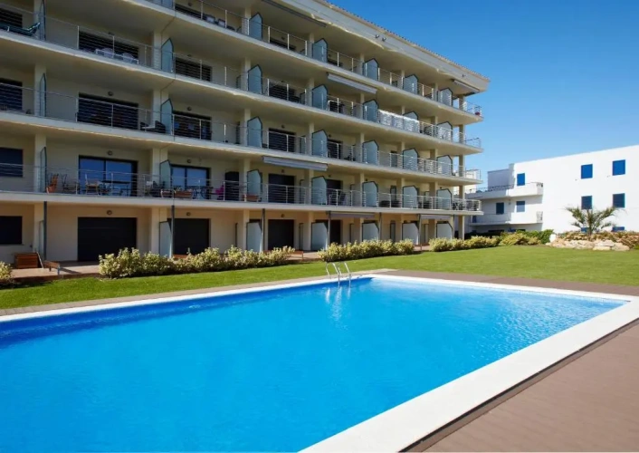 2 Bedrooms Apartment with sea view