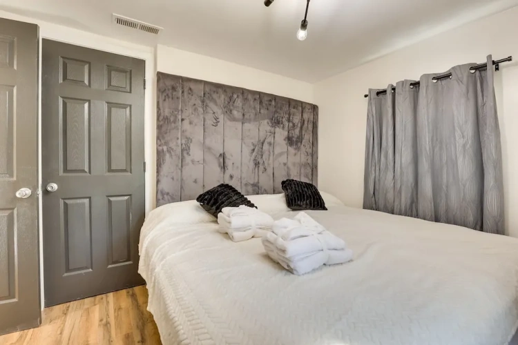 2 Bedrooms Cottage