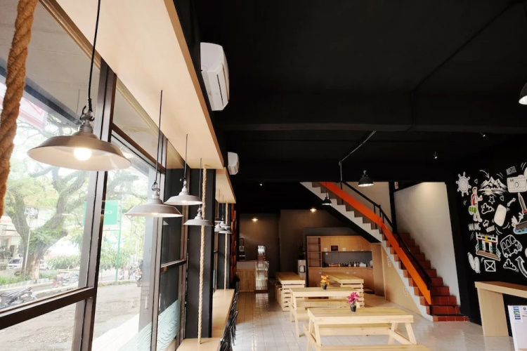 ZEN Hostel Alun-Alun Sarinah