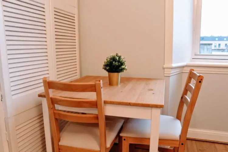1 Bedroom Flat in City Centre Accommodates 4