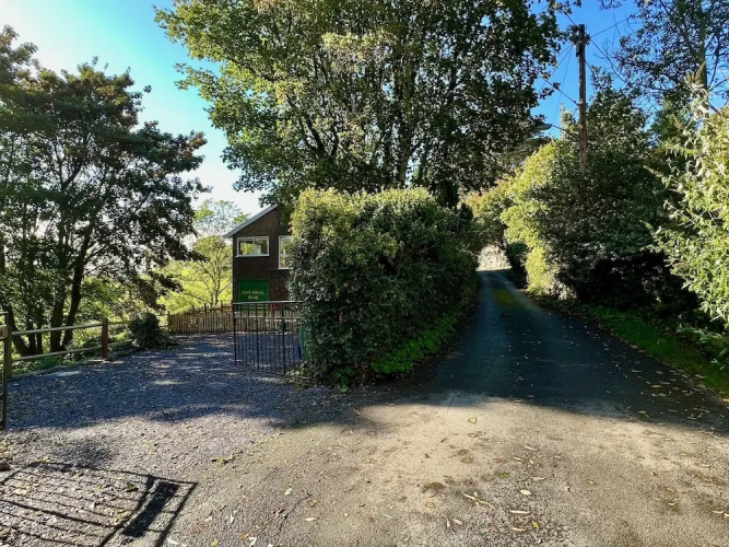 Pant Golau House
