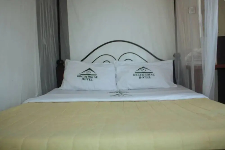 Dream House Hotel