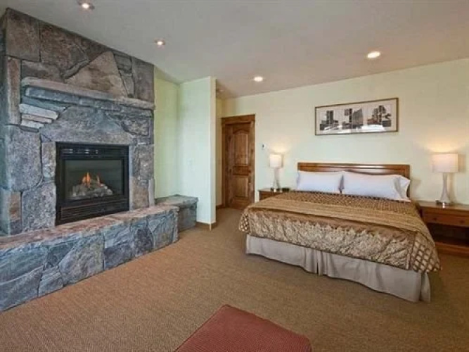 North Tahoe Lodge
