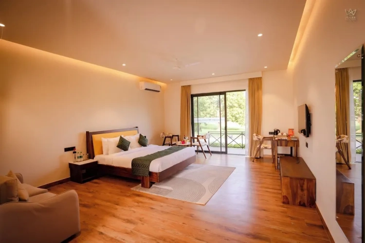 Deluxe Cottage with balcony and with garden view