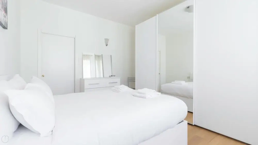 2 Bedrooms Apartment