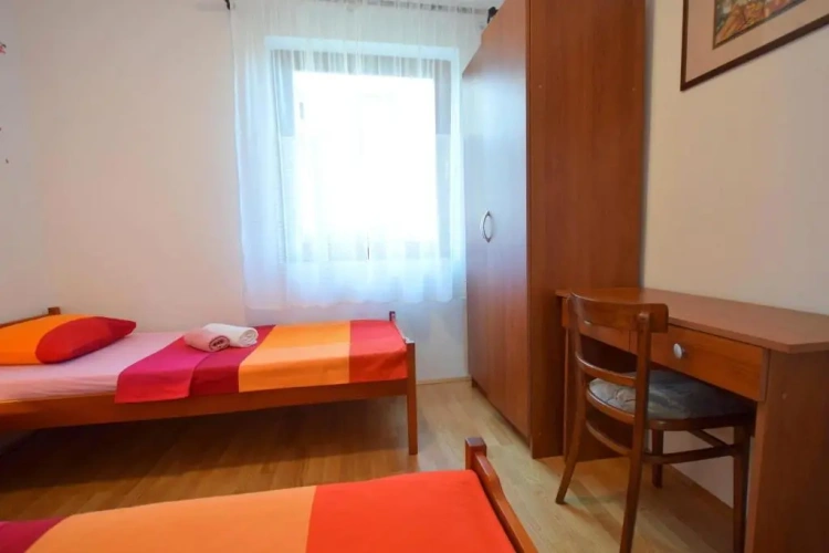 3 Bedrooms Apartment