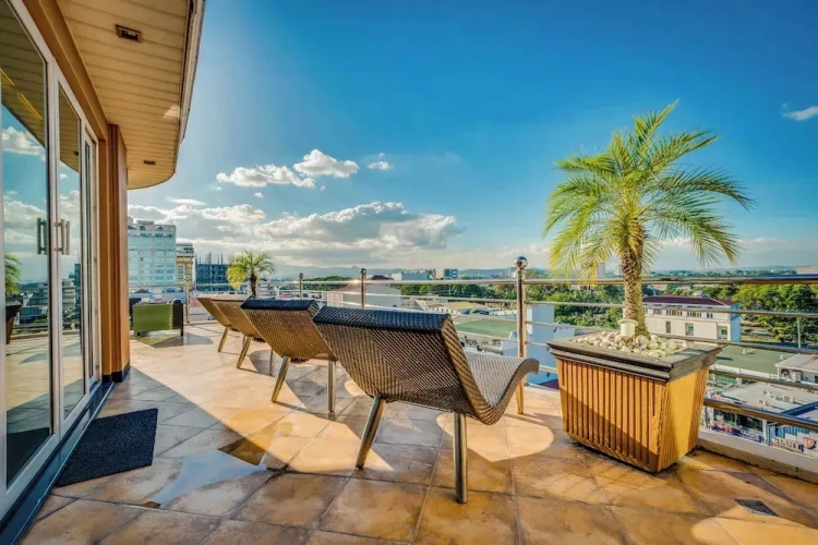 2 Bedrooms Standard Penthouse room with balcony