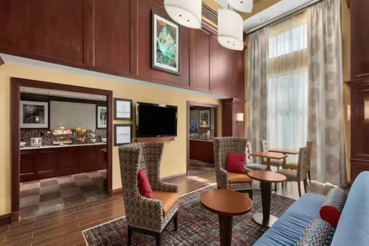 Hampton Inn & Suites Cleveland-Beachwood photo 31