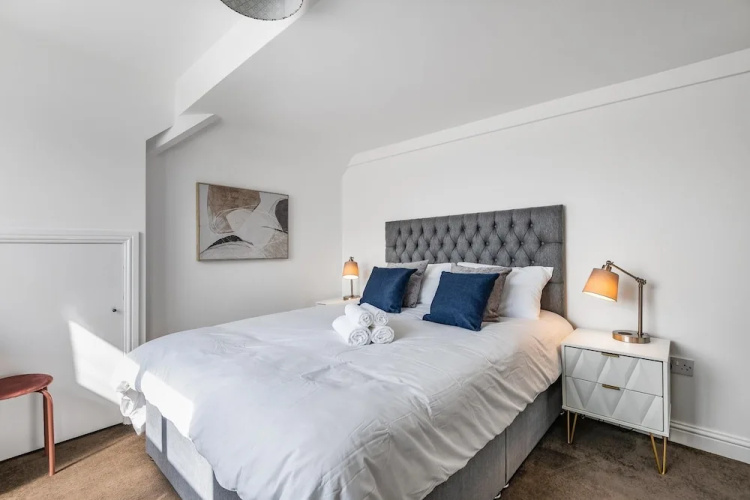 NEW Stunning & Stylish 2BD Flat Paignton Devon