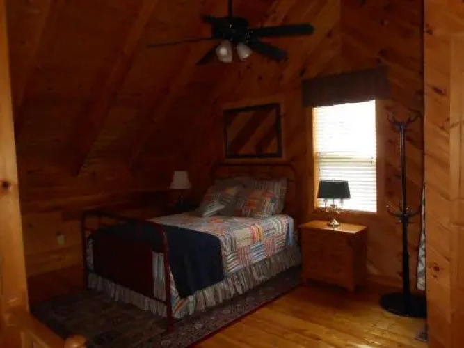 Cardinal Nest Cabin 80
