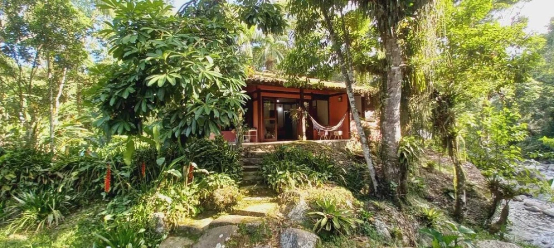 casa na cachoeira