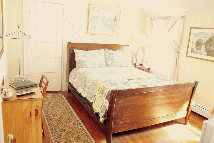 Coolidge Corner Guest House
