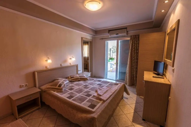 2 Bedrooms Apartment