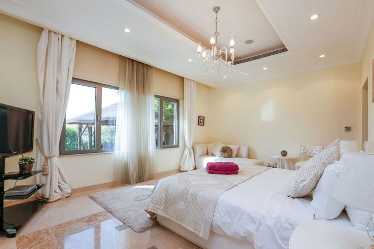 Kennedy Towers - Signature Frond L - Image 12